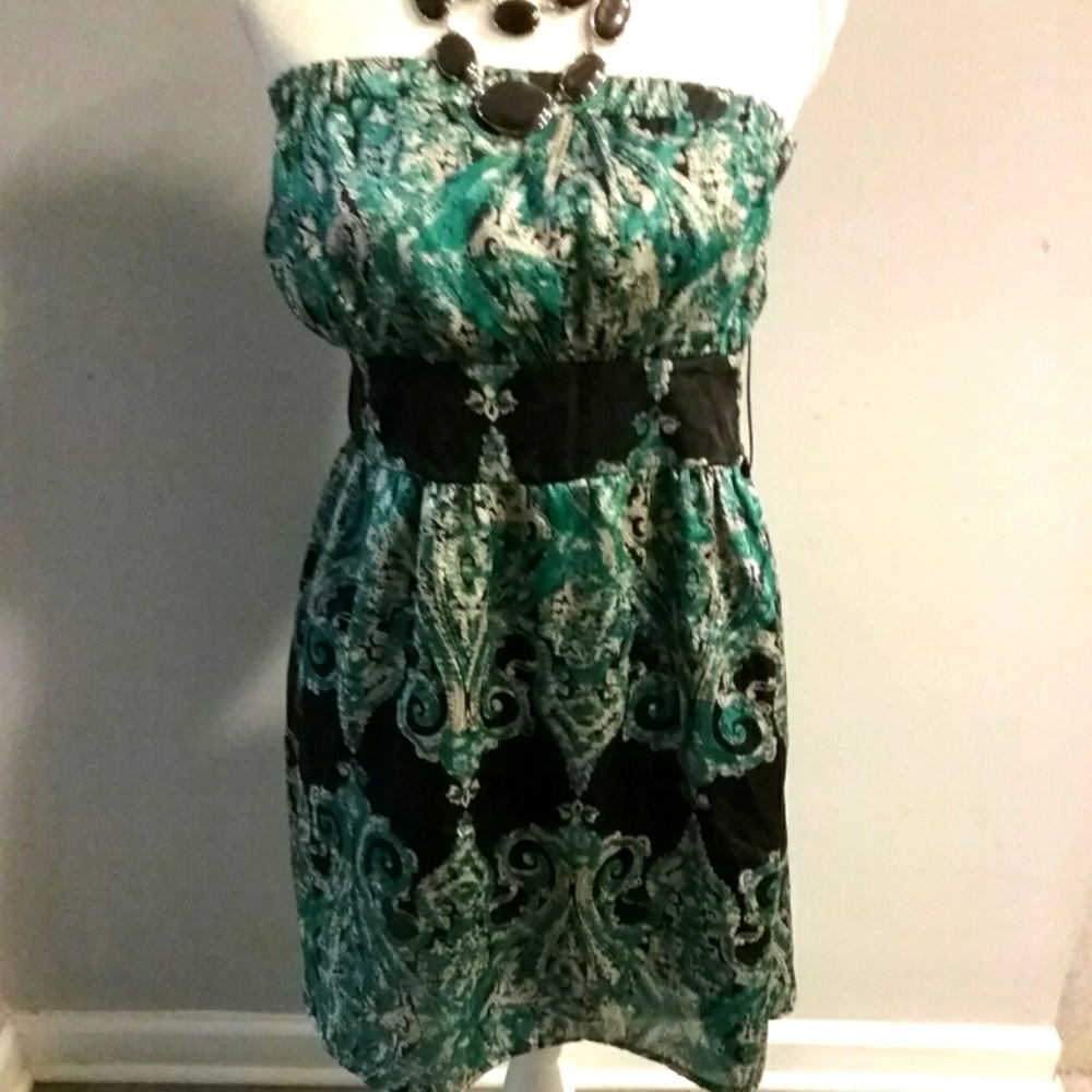 Women's beautiful size medium strapless dress